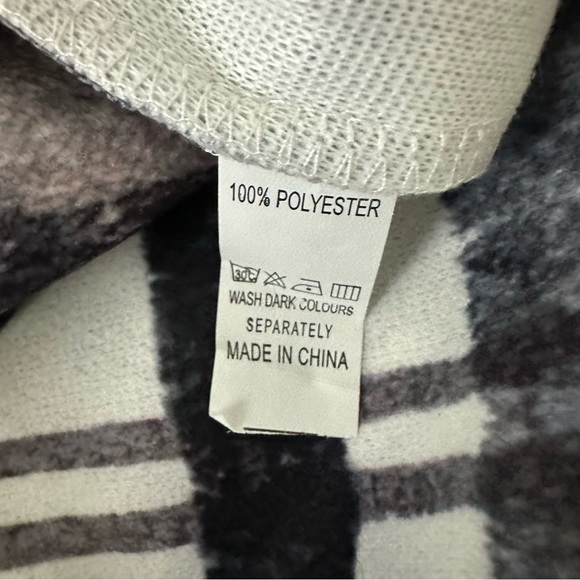 Women’s Long Plaid Coat- Button Front,
Pockets, Classic Style - Picture 7 of 7